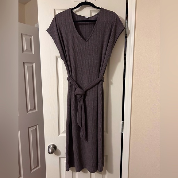 Dresses & Skirts - Brown Sleeveless Belted Midi Dress